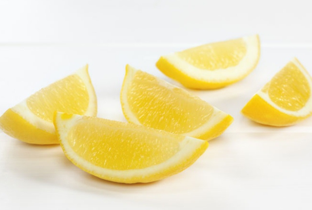 A Slice Of Lemon Can Also Be Of Help